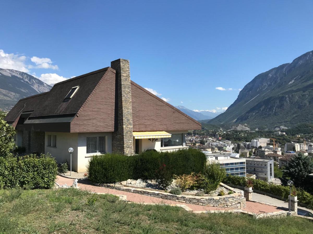 Les Murets Bed and Breakfast Sierre Esterno foto