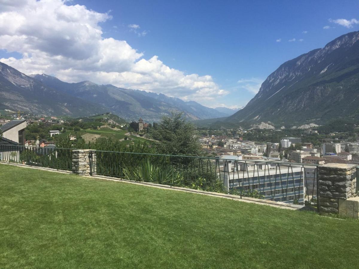 Les Murets Bed and Breakfast Sierre Esterno foto