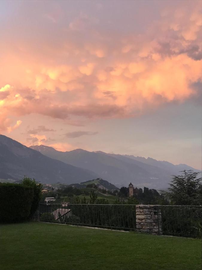 Les Murets Bed and Breakfast Sierre Esterno foto